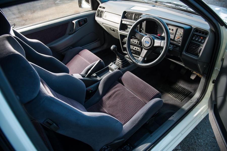  Ford Sierra RS500 Cosworth 1987 года  (фото 26 из 27)